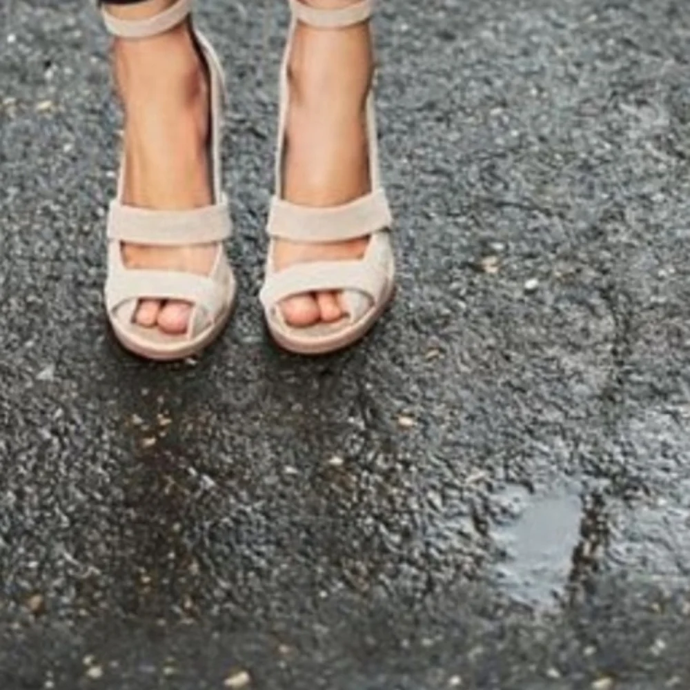 Jeffrey Campbell Suede Wedge Sandals - Picture 3 of 11